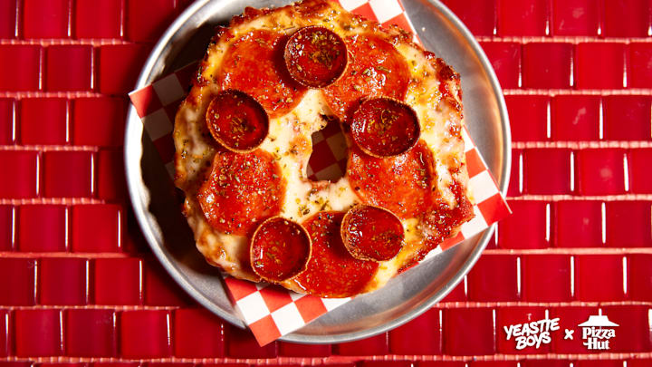 Big New Yorker Pizza Bagel from Pizza Hut and Yeastie Boys