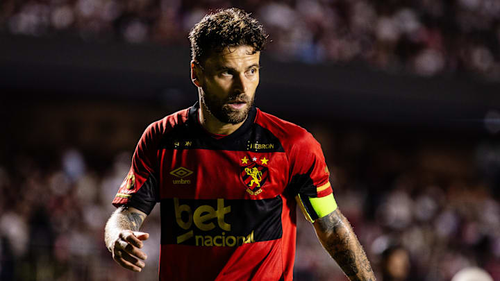 Ex-Palmeiras e Santos, Lucas Lima é o camisa 10 do Sport