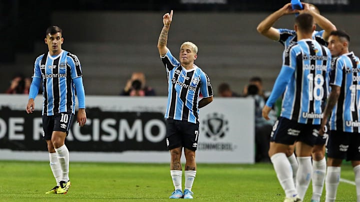 Venezuelano não viajou com a delegação para Salvador