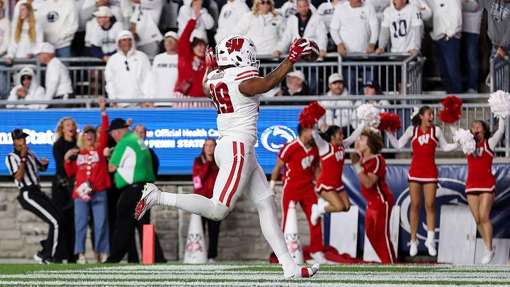 Sep 26, 2026; University Park, Pennsylvania, USA; Wisconsin Badgers tight end Jacob Harris (89) runs the ball into the end zone for a touchdown during the fourth quarter against the Penn State Nittany Lions at West Shore Home Field at Beaver Stadium. Mandatory Credit: Matthew O'Haren-Imagn Images Sep 26, 2026; University Park, Pennsylvania, USA; Wisconsin Badgers tight end Jacob Harris (89) runs the ball into the end zone for a touchdown during the fourth quarter against the Penn State Nittany Lions at West Shore Home Field at Beaver Stadium. Mandatory Credit: Matthew O'Haren-Imagn Images