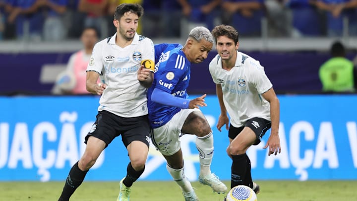 Rodrigo Caio ganhou chance entre os 11 com a lesão de Rodrigo Ely