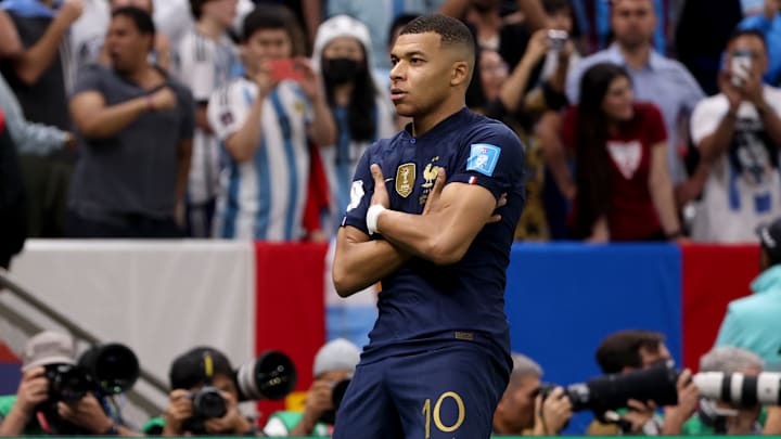 Kylian Mbappé celebrando un gol en la final del Mundial de Qatar 2022, frente a Argentina 