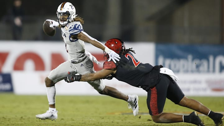 Dec 21, 2021; Frisco, TX, USA; UTSA Roadrunners wide receiver Joshua Cephus (2) avoids the tackle of