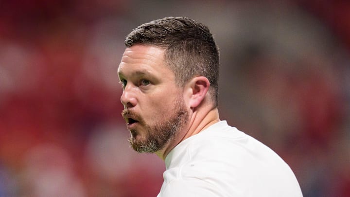 Oregon head coach Dan Lanning takes the field as the Oregon Ducks face the Indiana Hoosiers in the Peach Bowl on Jan. 9, 2026, at Mercedes-Benz Stadium in Atlanta, Georgia.