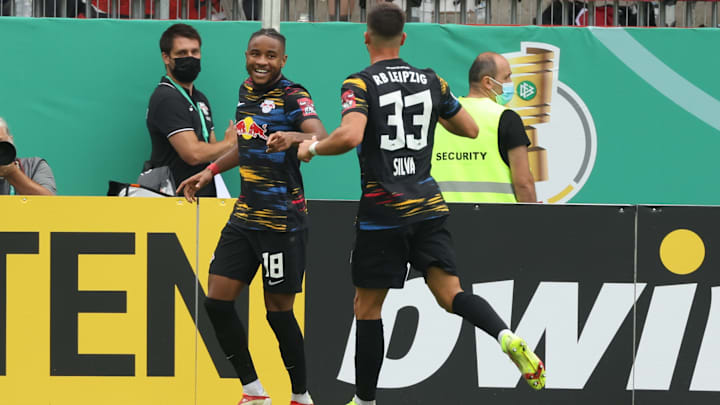 Christopher Nkunku und André Silva sind nach dem Corona-Schock bei RB wieder im Training. Christopher Nkunku und André Silva sind nach dem Corona-Schock bei RB wieder im Training.