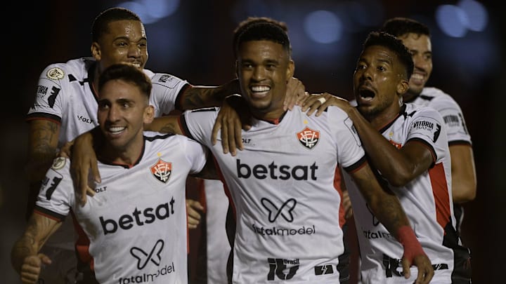 Alerrandro faz grande Brasileirão pelo Vitória