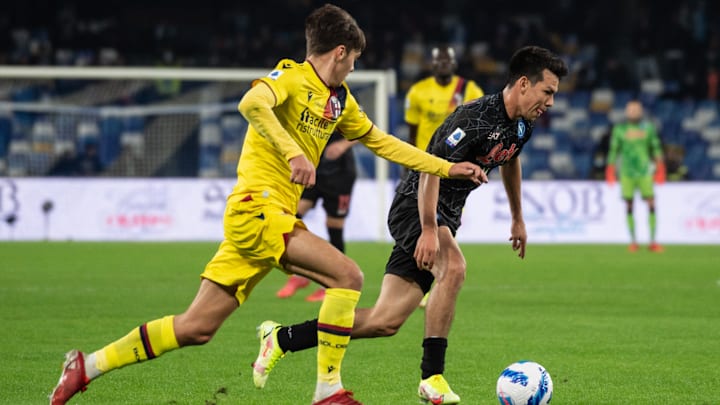 Hirving Lozano sfida Aaron Hickey