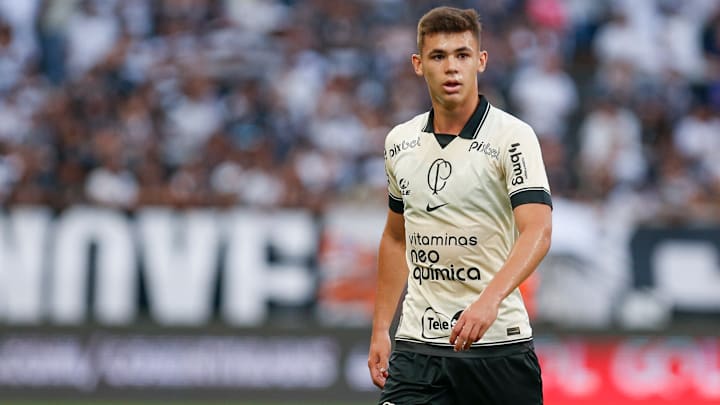 Gabriel Moscardo va devoir attendre un peu avant de rejoindre le PSG.