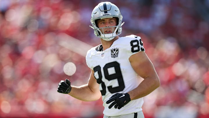 Dec 8, 2024; Tampa, Florida, USA; Las Vegas Raiders tight end Brock Bowers (89) line up against the Tampa Bay Buccaneers in the first quarter at Raymond James Stadium. Mandatory Credit: Nathan Ray Seebeck-Imagn Images