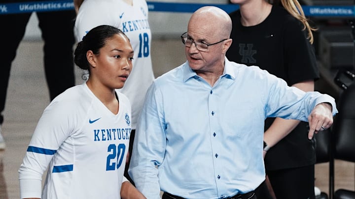 Kentucky head coach Craig Skinner instructed Asia Thigpen (20) during a timeout against Cleveland State in the NCAA Women's Volleyball Tournament at Memorial Coliseum in Lexington, Ky. on Dec. 5, 2024.