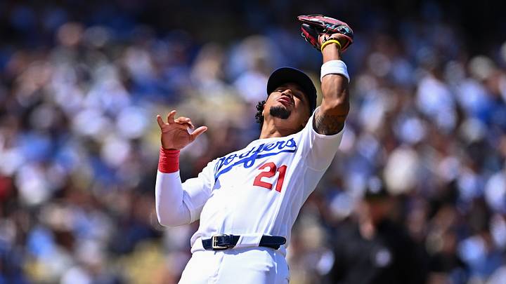 Apr 26, 2026; Los Angeles, California, USA; Los Angeles Dodgers third baseman Santiago Espinal (21) catches a fly ball against the Chicago Cubs in the third inning at Dodger Stadium. Mandatory Credit: Jonathan Hui-Imagn Images Apr 26, 2026; Los Angeles, California, USA; Los Angeles Dodgers third baseman Santiago Espinal (21) catches a fly ball against the Chicago Cubs in the third inning at Dodger Stadium. Mandatory Credit: Jonathan Hui-Imagn Images
