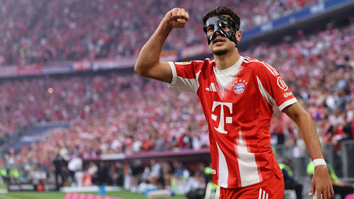 Aleksandar Pavlovic jubelt über sein Tor gegen den HSV Aleksandar Pavlovic jubelt über sein Tor gegen den HSV