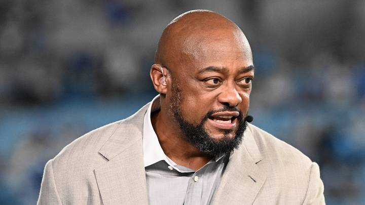 Oct 4, 2026; Charlotte, North Carolina, USA; NBC Sports analyst Mike Tomlin sits at the desk before the game between the Detroit Lions and Carolina Panthers at Bank of America Stadium. Mandatory Credit: Bob Donnan-Imagn Images Oct 4, 2026; Charlotte, North Carolina, USA; NBC Sports analyst Mike Tomlin sits at the desk before the game between the Detroit Lions and Carolina Panthers at Bank of America Stadium. Mandatory Credit: Bob Donnan-Imagn Images