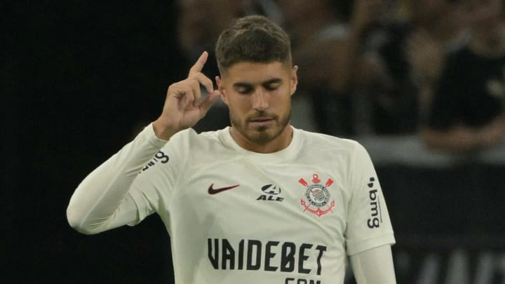 Pedro Raul chegou ao Corinthians neste ano, mas ainda não convenceu