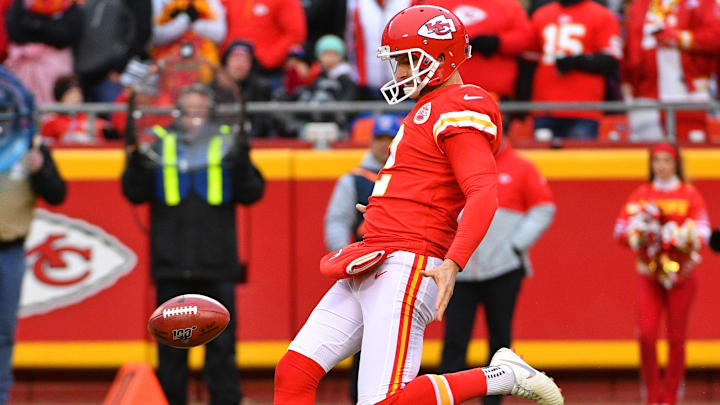 Dec 29, 2019; Kansas City, Missouri, USA; Kansas City Chiefs punter Dustin Colquitt (2) punts the ball during the game against the Los Angeles Chargers at Arrowhead Stadium. Mandatory Credit: Denny Medley-Imagn Images Dec 29, 2019; Kansas City, Missouri, USA; Kansas City Chiefs punter Dustin Colquitt (2) punts the ball during the game against the Los Angeles Chargers at Arrowhead Stadium. Mandatory Credit: Denny Medley-Imagn Images