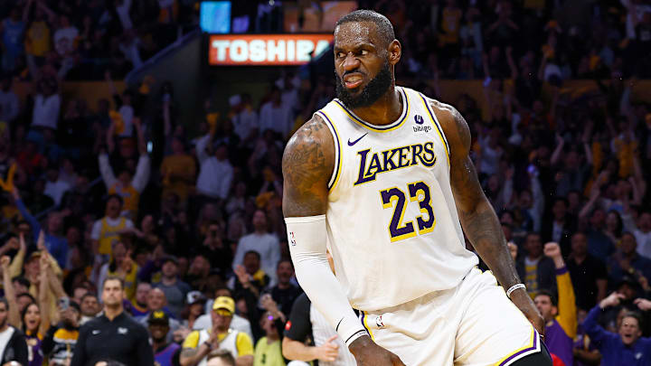 James tiene 21 campañas en la NBA