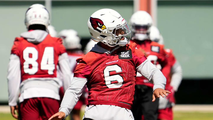 Arizona Cardinals running back James Conner (6) dances during minicamp at the Cardinals Dignity