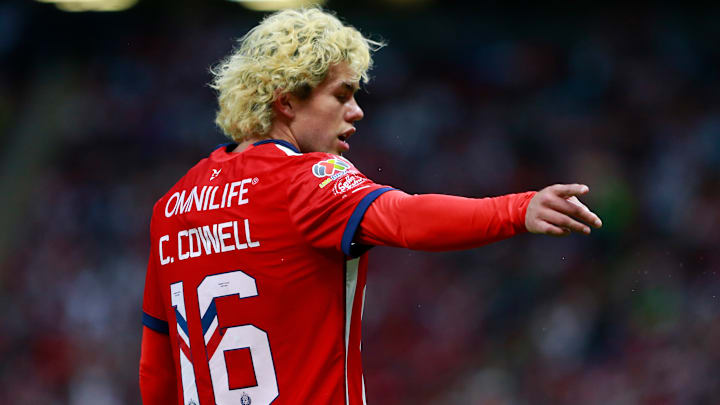 El nuevo fichaje de Chivas para el Clausura 2024, Cade Cowell, ya se ganó el apoyo de los Chiva-hermanos. El nuevo fichaje de Chivas para el Clausura 2024, Cade Cowell, ya se ganó el apoyo de los Chiva-hermanos.