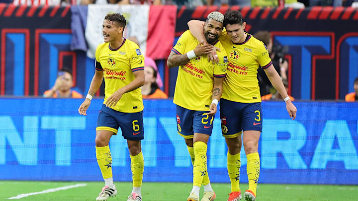 Club América v Chivas