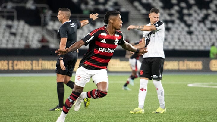 Bruno Henrique marcou o gol decisivo no Nilton Santos
