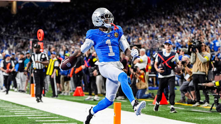 Detroit Lions wide receiver Jameson Williams (1) runs for a touchdown against Green Bay Packers during the first half at Ford Field in Detroit on Thursday, Nov. 27, 2025.