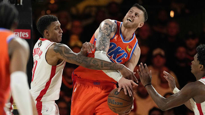 Dec 14, 2024; Las Vegas, Nevada, USA; Houston Rockets forward Jabari Smith Jr. (10) defends against Oklahoma City Thunder center Isaiah Hartenstein (55) during the fourth quarter in a semifinal of the 2024 Emirates NBA Cup at T-Mobile Arena. Mandatory Credit: Kyle Terada-Imagn Images Dec 14, 2024; Las Vegas, Nevada, USA; Houston Rockets forward Jabari Smith Jr. (10) defends against Oklahoma City Thunder center Isaiah Hartenstein (55) during the fourth quarter in a semifinal of the 2024 Emirates NBA Cup at T-Mobile Arena. Mandatory Credit: Kyle Terada-Imagn Images