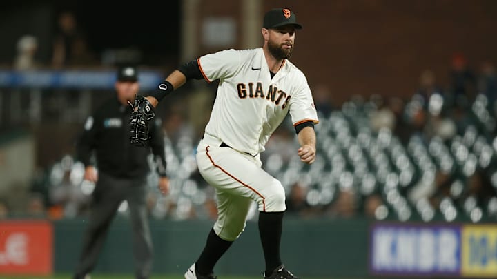 Brandon Belt cambia a Gigantes de San Francisco por Azulejos de Toronto