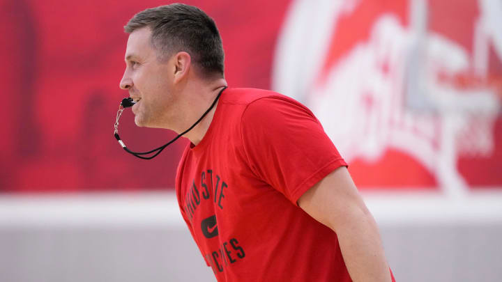 Jul 9, 2024; Columbus, OH, USA; Ohio State Buckeyes head coach Jake Diebler leads a summer workout in the practice gym at the Schottenstein Center. Jul 9, 2024; Columbus, OH, USA; Ohio State Buckeyes head coach Jake Diebler leads a summer workout in the practice gym at the Schottenstein Center.