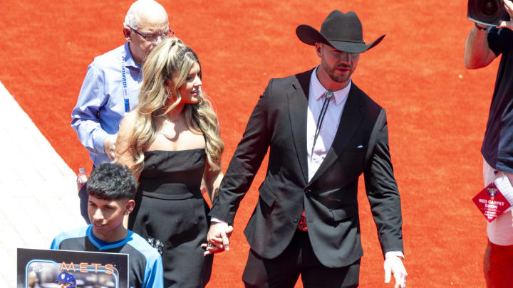 Jul 16, 2024; Arlington, Texas, USA; National League first baseman Pete Alonso of the New York Mets (20) walks the red carpet before the 2024 MLB All-Star game at Globe Life Field.