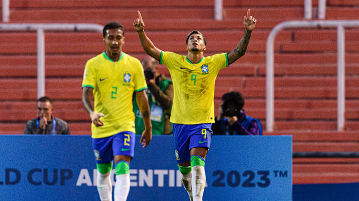 Brasil, de Marcos Leonardo, atropelou a República Dominicana