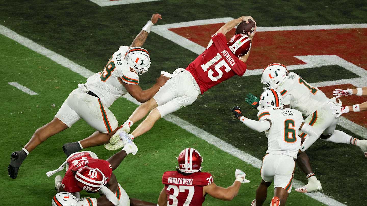 Miami Couldn’t Stop Fernando Mendoza’s TD Run Even Though It Knew It Was Coming