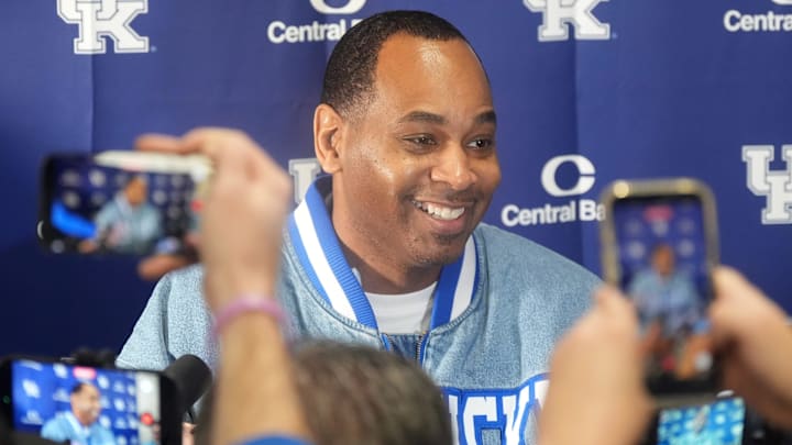 Kentucky’s Derek Anderson, from the 1996 champion team, talked before the game against Tennessee at Rupp Arena Saturday night.
Feb. 7, 2026 Kentucky’s Derek Anderson, from the 1996 champion team, talked before the game against Tennessee at Rupp Arena Saturday night.
Feb. 7, 2026