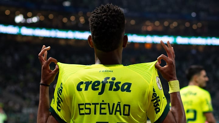 Estêvão soma 18 participações para gols pelo Palmeiras na Série A Estêvão soma 18 participações para gols pelo Palmeiras na Série A