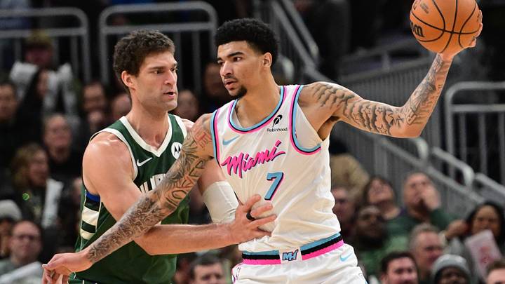 Jan 23, 2025; Milwaukee, Wisconsin, USA; Miami Heat center Kel'el Ware (7) is guarded by Milwaukee Bucks center Brook Lopez (11)in the third quarter at Fiserv Forum. Mandatory Credit: Benny Sieu-Imagn Images Jan 23, 2025; Milwaukee, Wisconsin, USA; Miami Heat center Kel'el Ware (7) is guarded by Milwaukee Bucks center Brook Lopez (11)in the third quarter at Fiserv Forum. Mandatory Credit: Benny Sieu-Imagn Images