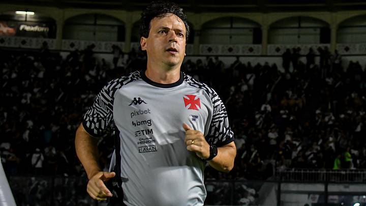Fernando Diniz trabalhou no Vasco em 2021