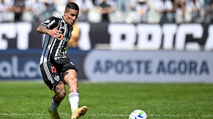 Arana tem contrato até 2024 com o Galo e o Corinthians também está interessado no jogador