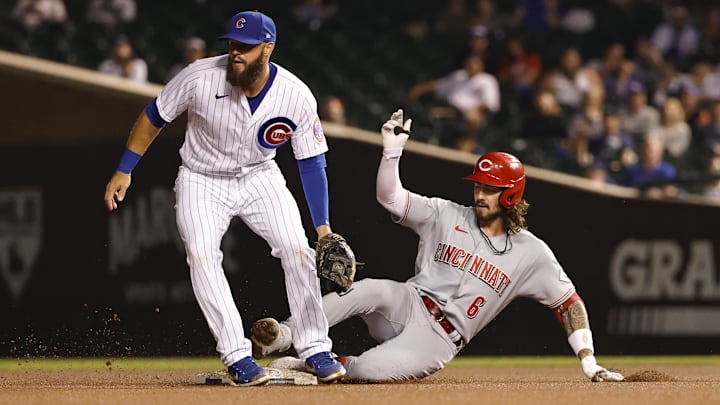 Cincinnati Reds third baseman Jonathan India (6) is safe.