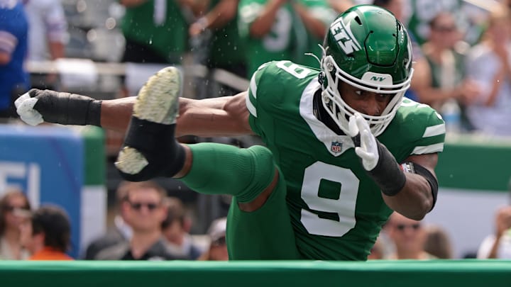 Sep 14, 2025; East Rutherford, New Jersey, USA; New York Jets defensive end Will McDonald IV (9) takes the field before the game against the Buffalo Bills at MetLife Stadium. Mandatory Credit: Vincent Carchietta-Imagn Images