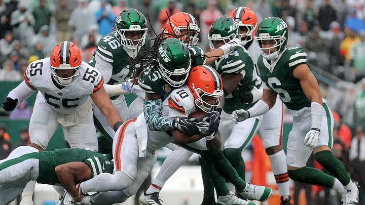 Oct 11, 2026; East Rutherford, New Jersey, USA; New York Jets linebacker Demario Davis (56) tackles Cleveland Browns running back Quinshon Judkins (10) during the first quarter at MetLife Stadium. Mandatory Credit: Brad Penner-Imagn Images Oct 11, 2026; East Rutherford, New Jersey, USA; New York Jets linebacker Demario Davis (56) tackles Cleveland Browns running back Quinshon Judkins (10) during the first quarter at MetLife Stadium. Mandatory Credit: Brad Penner-Imagn Images