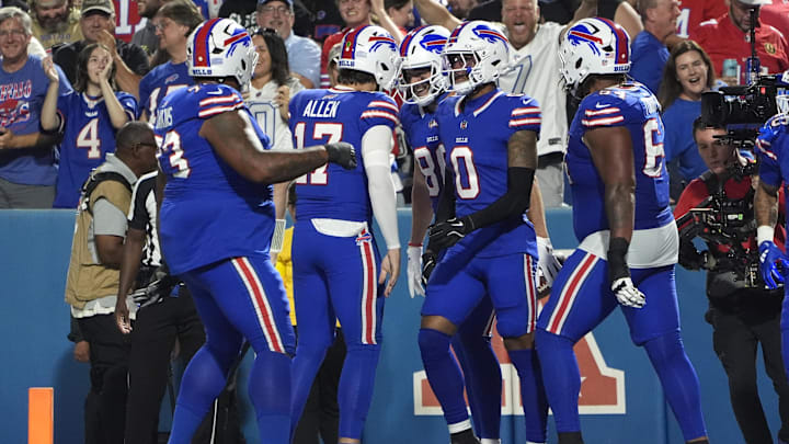 Sep 18, 2025; Orchard Park, New York, USA; Buffalo Bills tight end Dalton Kincaid (86) celebrates with quarterback Josh Allen (17) after scoring a touchdown against the Miami Dolphins Sep 18, 2025; Orchard Park, New York, USA; Buffalo Bills tight end Dalton Kincaid (86) celebrates with quarterback Josh Allen (17) after scoring a touchdown against the Miami Dolphins