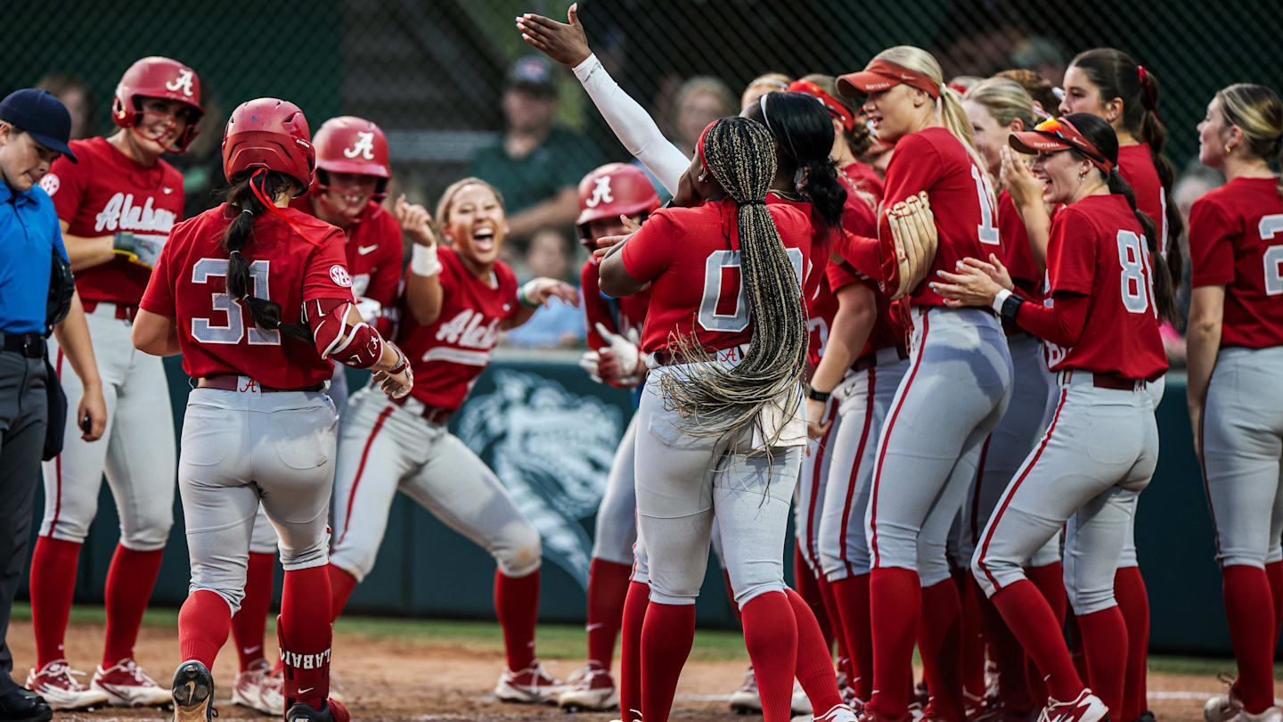 No. 2 Alabama Softball Blanks Blazers in Final Midweek Game