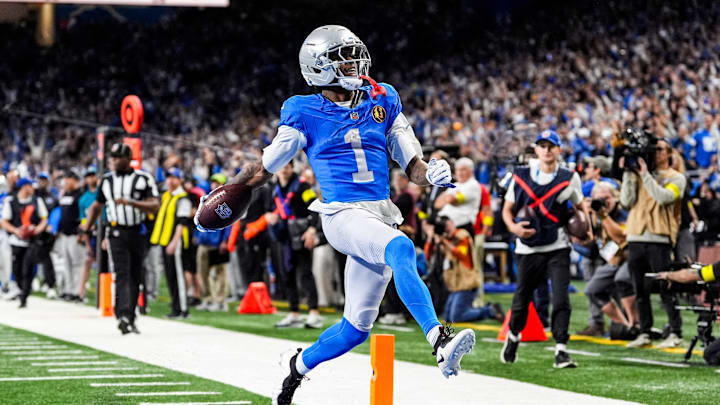 Detroit Lions wide receiver Jameson Williams (1) runs for a touchdown against Green Bay Packers during the first half at Ford Field in Detroit on Thursday, Nov. 27, 2025.