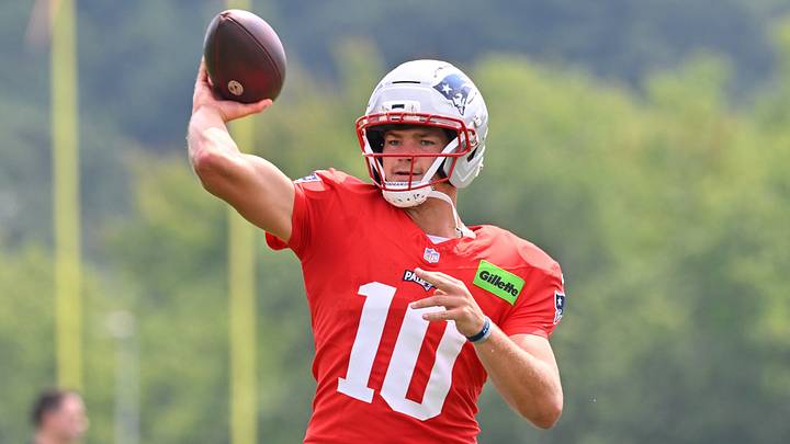 New England Patriots quarterback Drake Maye (10) throws a pass during training camp at Gillette Stadium. Mandatory Credit: Eric Canha-Imagn Images New England Patriots quarterback Drake Maye (10) throws a pass during training camp at Gillette Stadium. Mandatory Credit: Eric Canha-Imagn Images