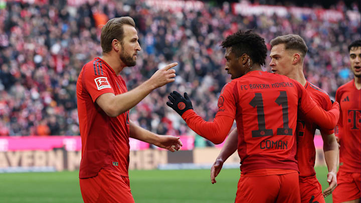 Harry Kane (l.) mit Kingsley Coman und Joshua Kimmich