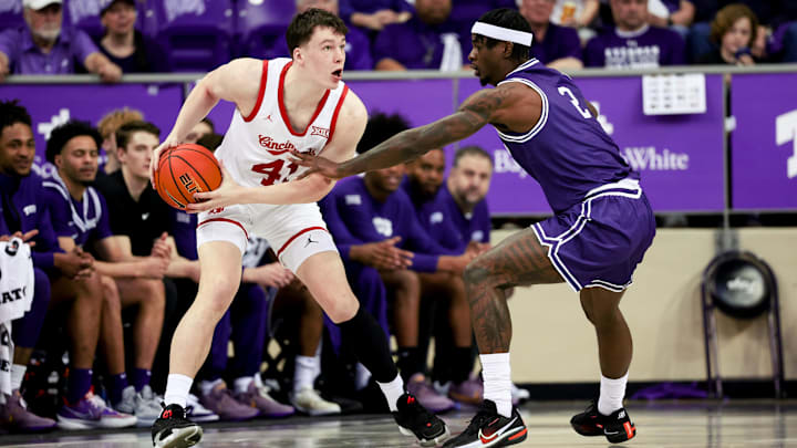 Cincinnati Bearcats face TCU Horned Frogs in Fort Worth in 2024
