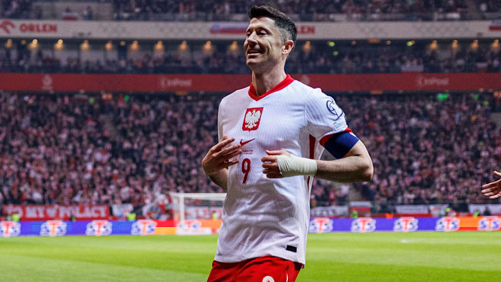 Lewandowski marcou o gol da vitória da Polônia contra a Lituânia