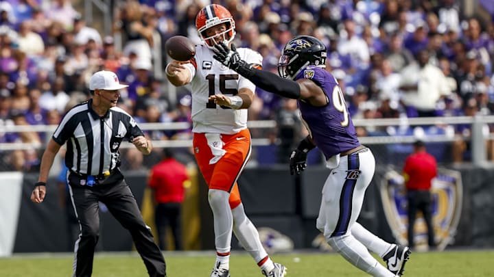 Sep 14, 2025; Baltimore, Maryland, USA; Cleveland Browns quarterback Joe Flacco (15) is pressured by Baltimore Ravens linebacker Odafe Oweh (99) during the third quarter at M&T Bank Stadium. Mandatory Credit: Peter Casey-Imagn Images Sep 14, 2025; Baltimore, Maryland, USA; Cleveland Browns quarterback Joe Flacco (15) is pressured by Baltimore Ravens linebacker Odafe Oweh (99) during the third quarter at M&T Bank Stadium. Mandatory Credit: Peter Casey-Imagn Images