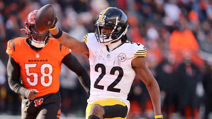 Dec 1, 2024; Cincinnati, Ohio, USA;  Pittsburgh Steelers running back Najee Harris (22) runs in for the touchdown  during the second quarter against the Cincinnati Bengals at Paycor Stadium. Mandatory Credit: Joseph Maiorana-Imagn Images