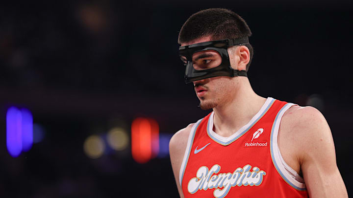 Jan 27, 2025; New York, New York, USA; Memphis Grizzlies center Zach Edey (14) looks up during the first half against the New York Knicks at Madison Square Garden. Mandatory Credit: Vincent Carchietta-Imagn Images Jan 27, 2025; New York, New York, USA; Memphis Grizzlies center Zach Edey (14) looks up during the first half against the New York Knicks at Madison Square Garden. Mandatory Credit: Vincent Carchietta-Imagn Images