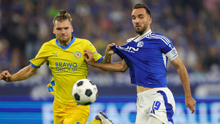 FC Schalke 04 v Eintracht Braunschweig - 2. Bundesliga